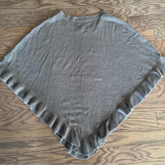 KAREN SCOTT RUFFLED PONCHO SWEATER SIZE S/M GRAY - Picture 2 of 5